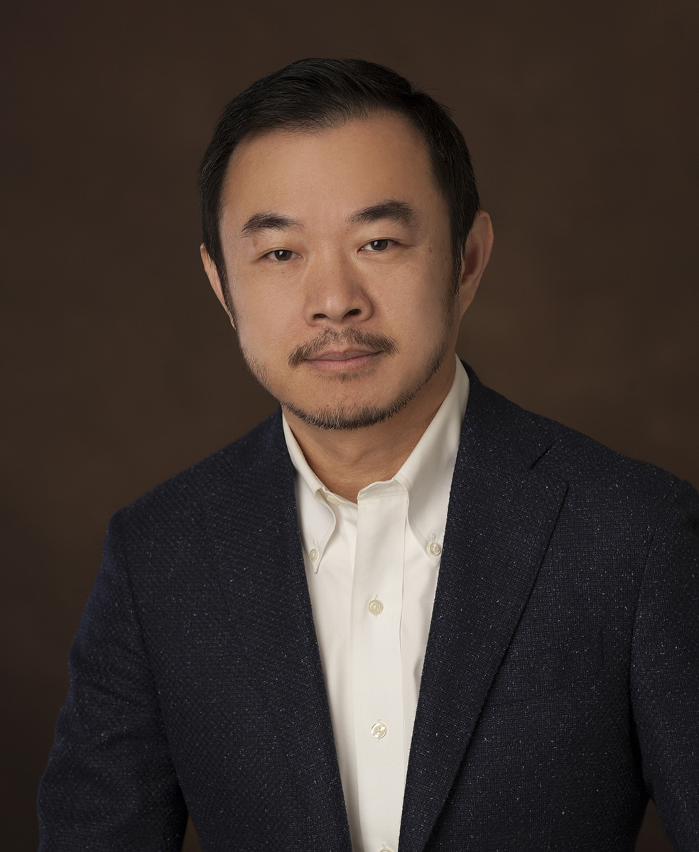 SCS Professor Eric Xing received a 2022 Amazon Research Award, which supports research at academic institutions and nonprofits in areas that align with the organization's mission to advance customer-obsessed science.